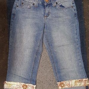 Cute embroidered capri pants